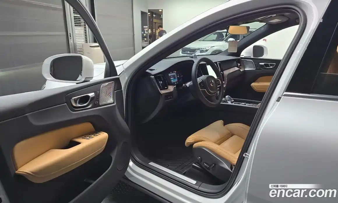 Volvo XC60 2025 2.0 гидро в Москве № 212786, фото 10
