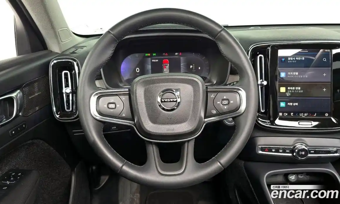 Volvo XC40 2023 2.0 гидро в Москве № 212796, фото 13