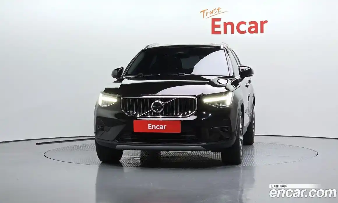 Volvo XC40 2023 2.0 гидро в Москве № 212796, фото 3