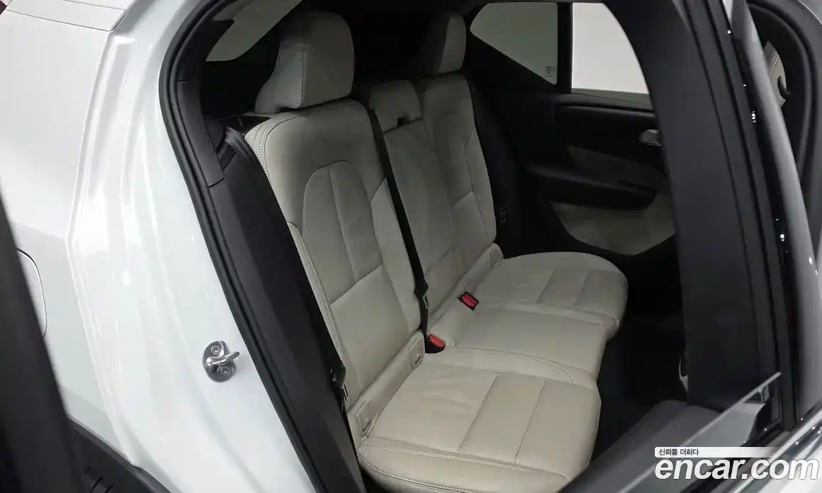 Volvo XC40 2023 2.0 гидро в Москве № 212873, фото 11