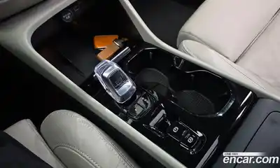 Volvo XC40 2023 2.0 гидро в Москве № 212873, миниатюра 9
