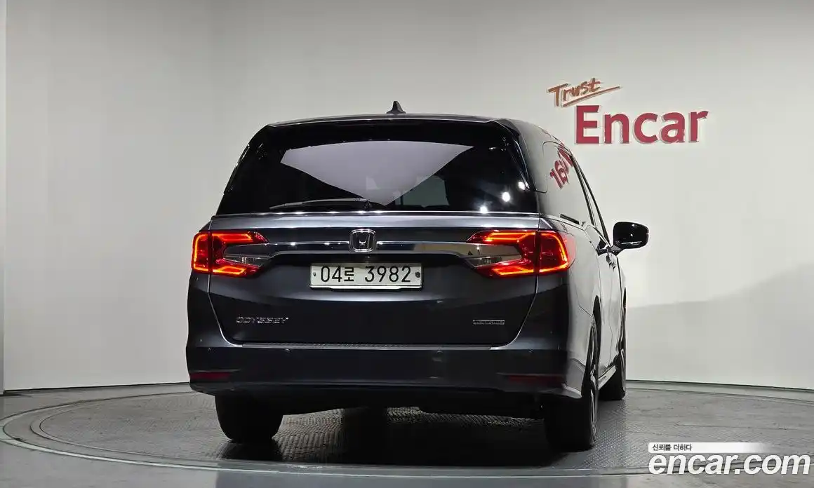 Honda Odyssey 2018 3.5 гидро в Москве № 215695, фото 4