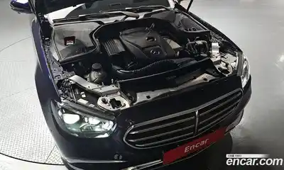 Mercedes-Benz E-Class 2022 2.0 гидро, миниатюра 6