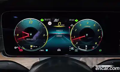 Mercedes-Benz E-Class 2022 2.0 гидро, миниатюра 8
