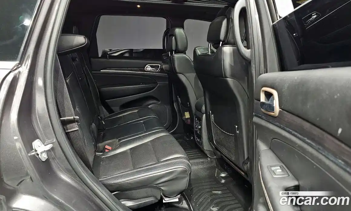 Jeep Cherokee 2017 3.6 гидро в Москве № 232658, фото 11