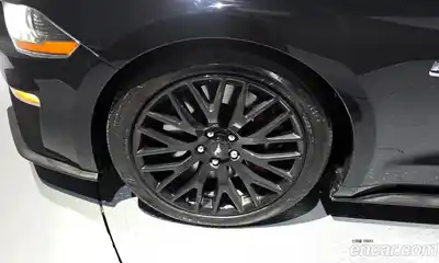 Ford Mustang 2019 5.0 гидро в Москве № 246840, миниатюра 5