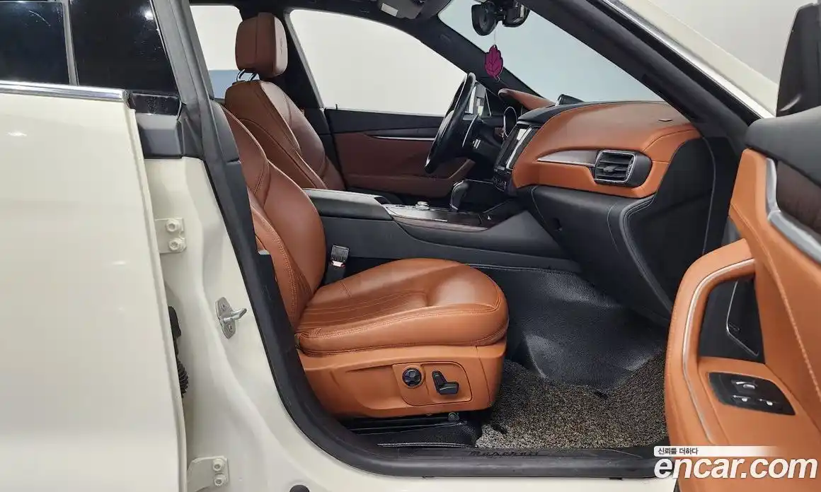 Maserati Levante 2018 3.0 гидро в Москве № 255919, фото 11