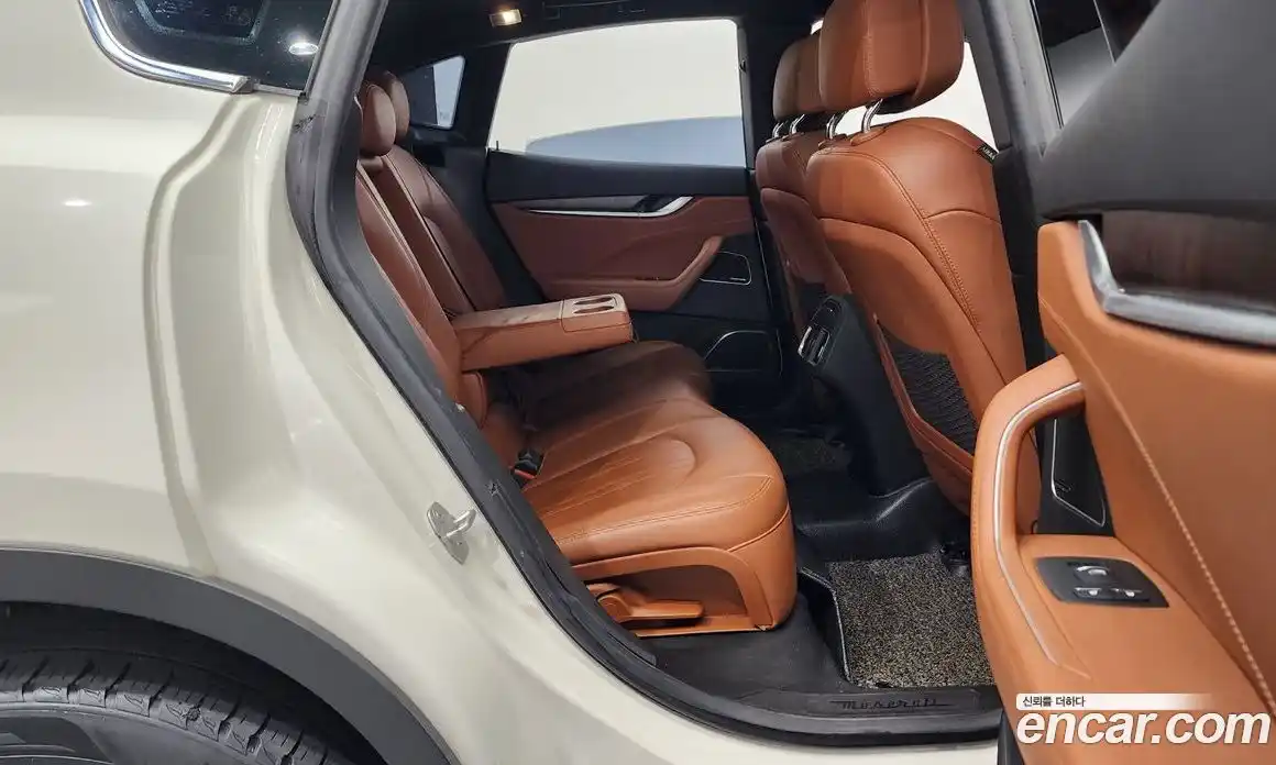 Maserati Levante 2018 3.0 гидро в Москве № 255919, фото 12