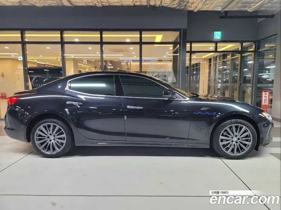 Maserati Ghibli 2022 2.0 гидро в Москве № 256002, фото 3