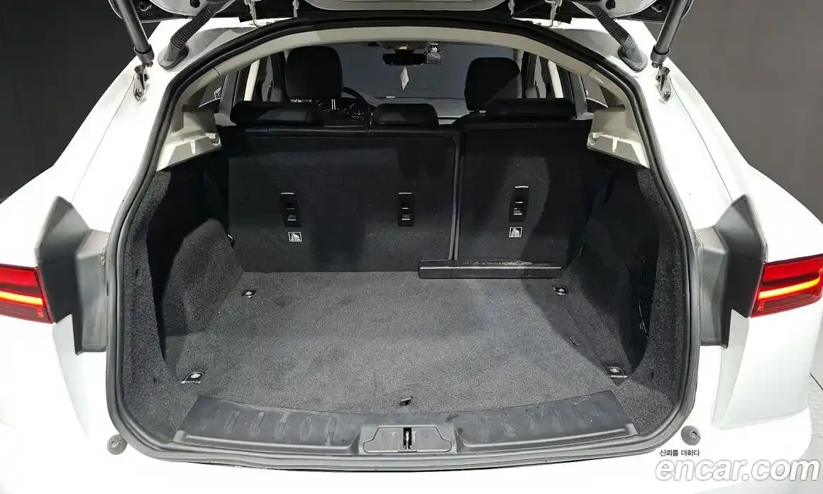 Jaguar E-Pace 2019 2.0 гидро в Москве № 256083, фото 20