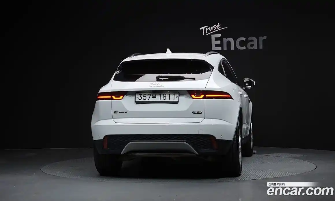 Jaguar E-Pace 2019 2.0 гидро в Москве № 256083, фото 4