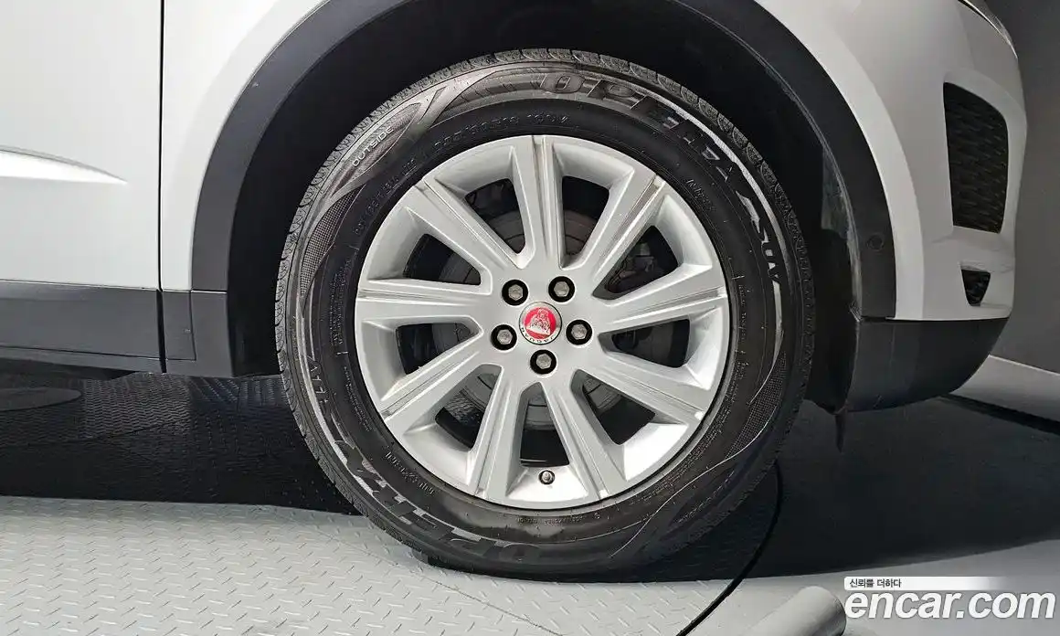 Jaguar E-Pace 2019 2.0 гидро в Москве № 256083, фото 5