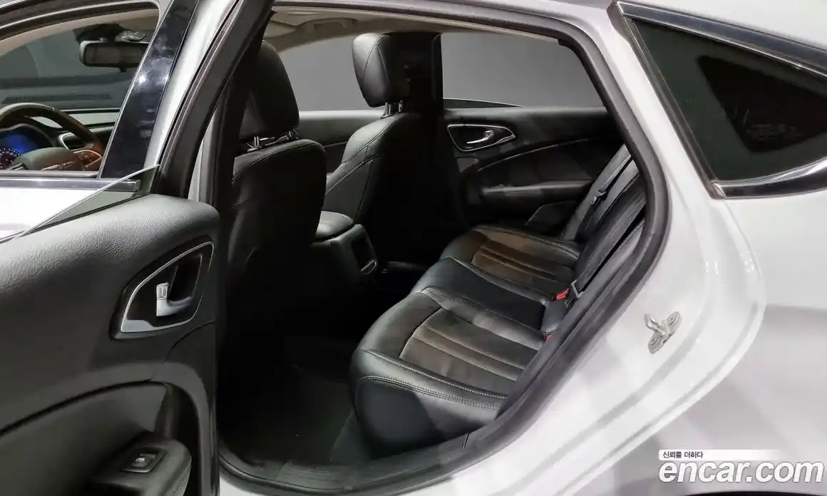 Chrysler 200 2015 2.4 гидро в Москве № 256738, фото 13