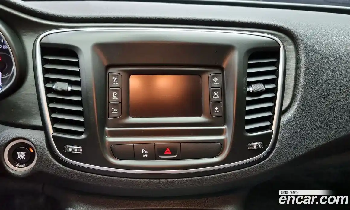 Chrysler 200 2015 2.4 гидро в Москве № 256738, фото 15