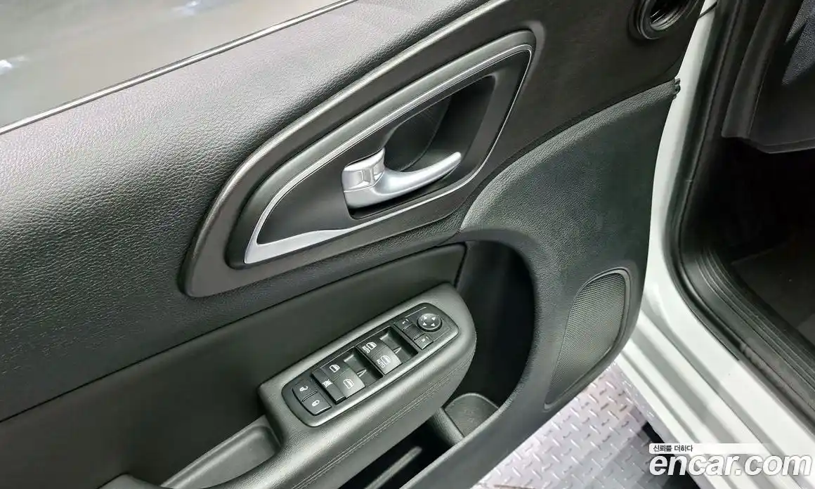 Chrysler 200 2015 2.4 гидро в Москве № 256738, фото 17