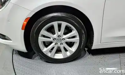 Chrysler 200 2015 2.4 гидро в Москве № 256738, миниатюра 5
