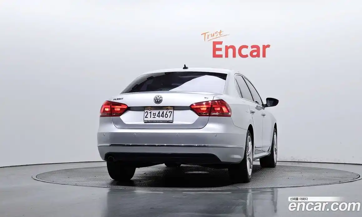 Volkswagen Passat 2013 2.0 гидро в Москве № 277438, фото 4