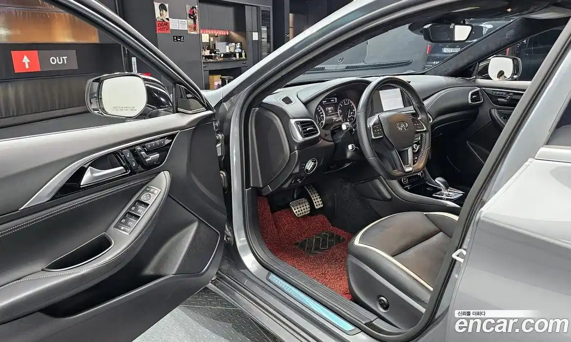 Infiniti Q30 2017 2.0 гидро в Москве № 294281, фото 11