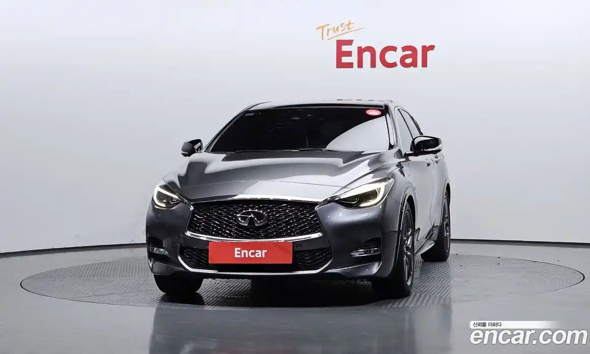 Infiniti Q30 2017 2.0 гидро в Москве № 294281, фото 3