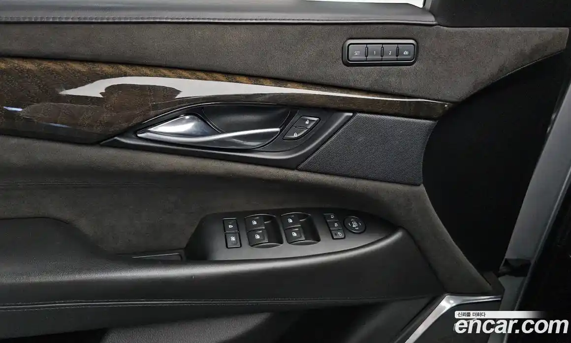 Cadillac Escalade 2019 6.2 гидро в Москве № 306672, фото 17