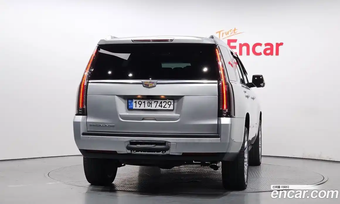 Cadillac Escalade 2019 6.2 гидро в Москве № 306672, фото 4