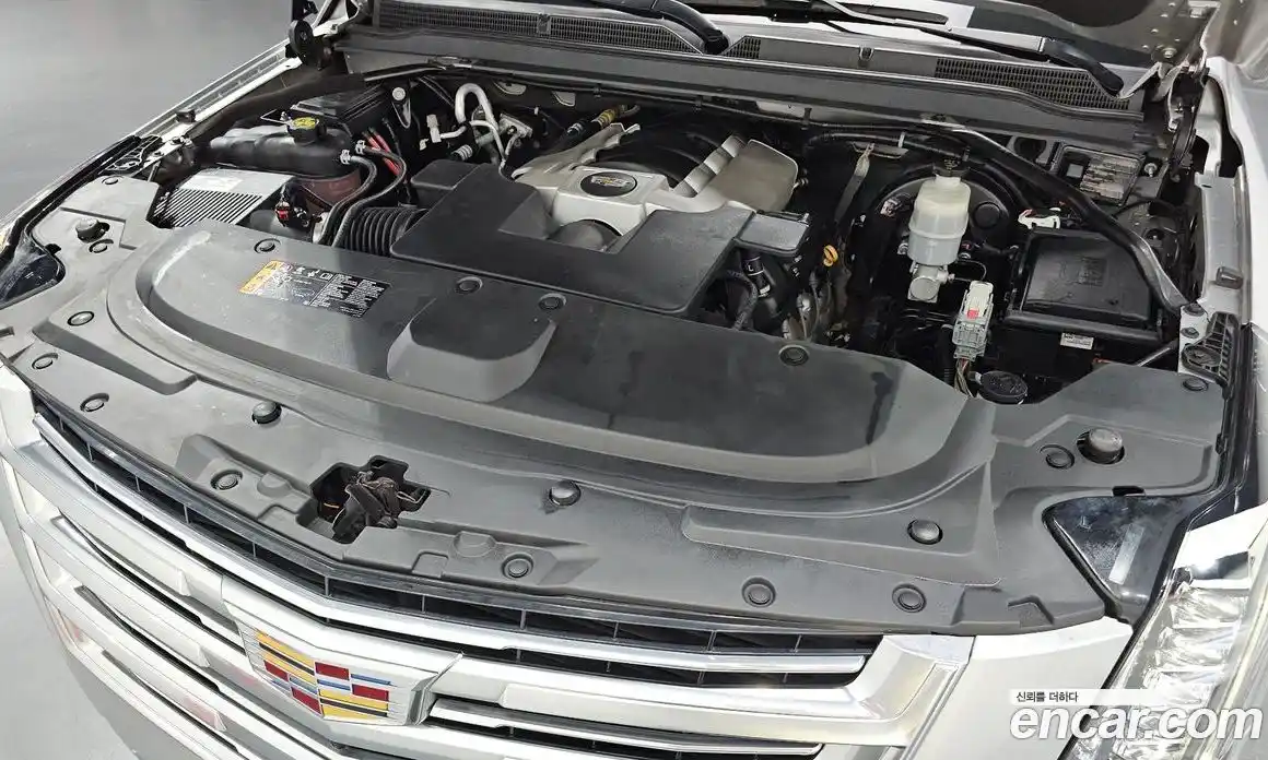 Cadillac Escalade 2019 6.2 гидро в Москве № 306672, фото 6