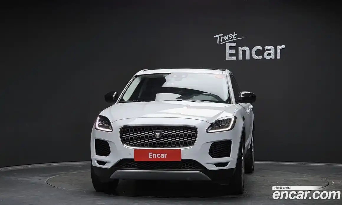 Jaguar E-Pace 2018 2.0 гидро в Москве № 335820, фото 3