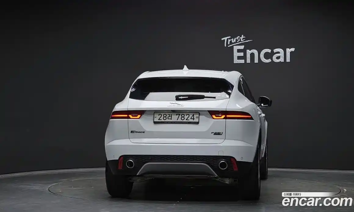 Jaguar E-Pace 2018 2.0 гидро в Москве № 335820, фото 4