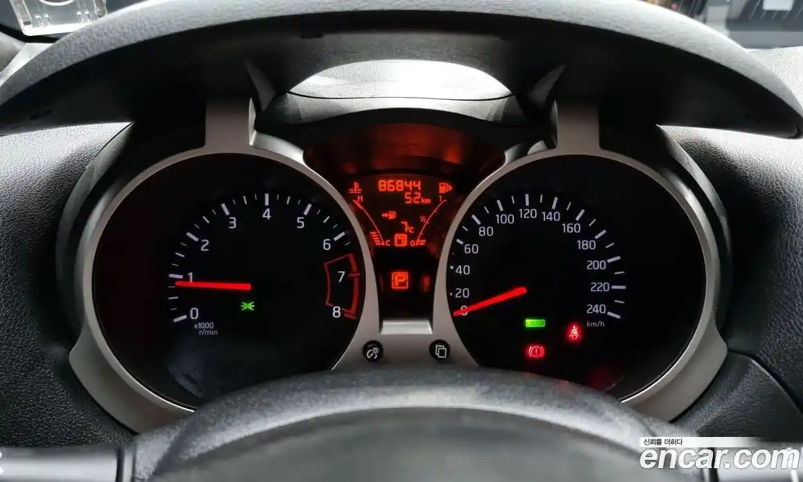 Nissan Juke 2017 1.6 гидро в Москве № 342612, фото 8