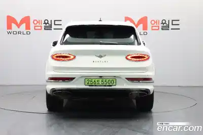 Bentley Bentayga 2022 4.0 гидро в Москве № 797904, миниатюра 3
