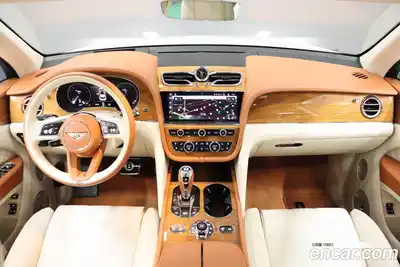 Bentley Bentayga 2022 4.0 гидро в Москве № 797904, миниатюра 6