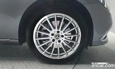Mercedes-Benz E-Class 2023 1.9 гидро, миниатюра 5