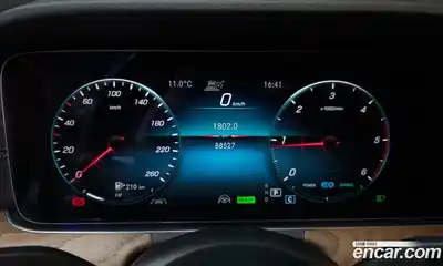 Mercedes-Benz E-Class 2023 1.9 гидро, миниатюра 8