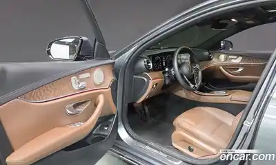 Mercedes-Benz E-Class 2023 1.9 гидро, миниатюра 10