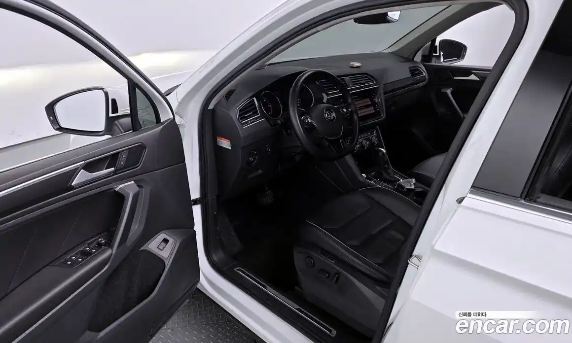 Volkswagen Tiguan 2020 2.0 гидро в Москве № 896131, фото 11