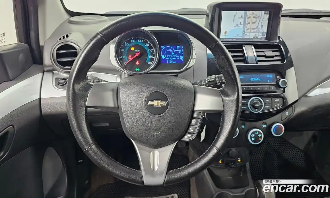 Chevrolet Spark 2015 1.0 гидро в Москве, фото 13