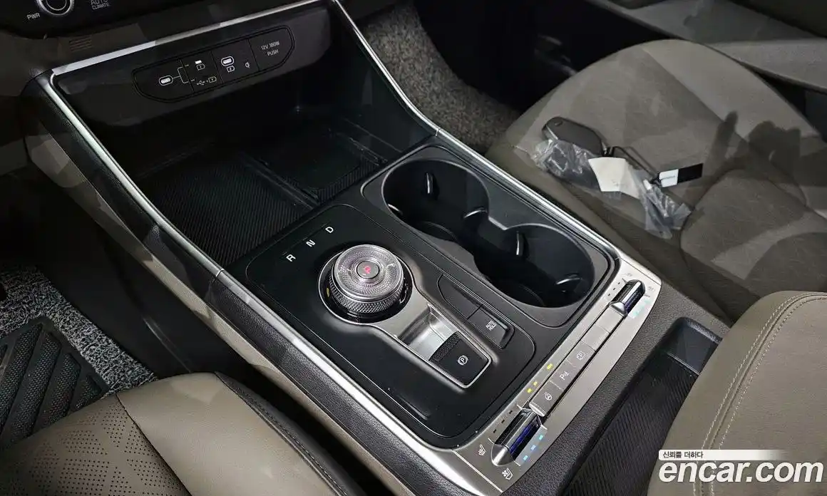 Kia Canival 2025 3.5 Автомат в Москве № 972409, фото 9