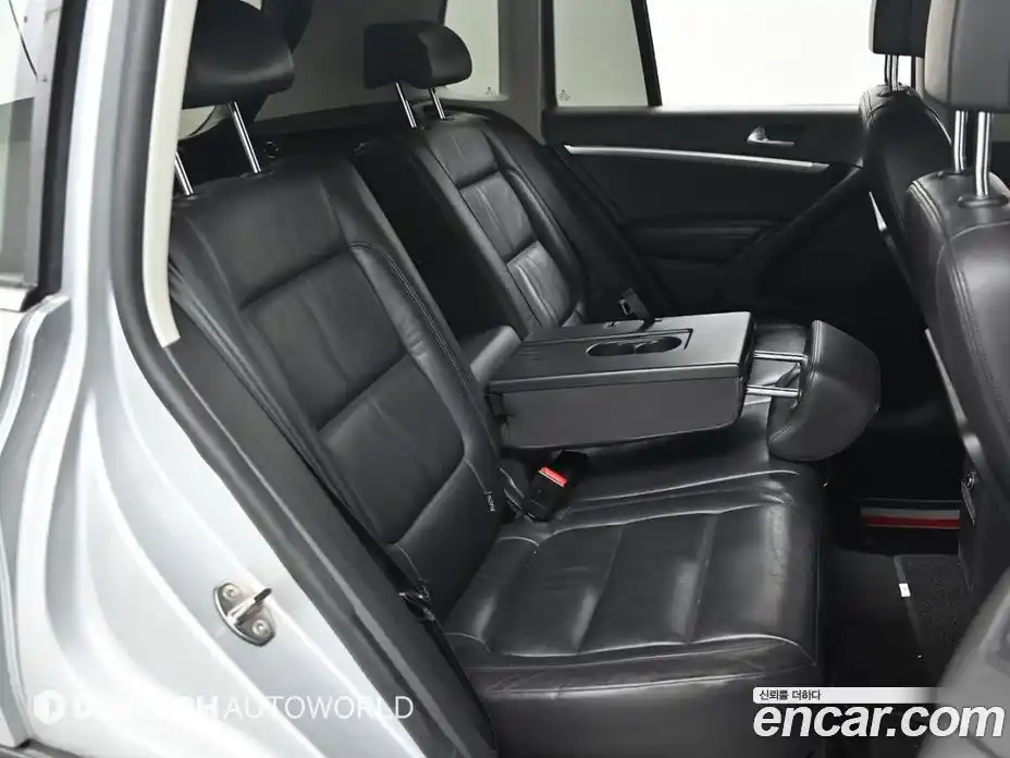 Volkswagen Tiguan 2015 2.0 гидро в Москве № 976172, фото 12