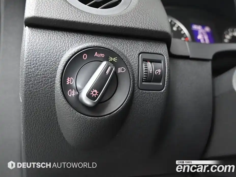 Volkswagen Tiguan 2015 2.0 гидро в Москве № 976172, фото 16