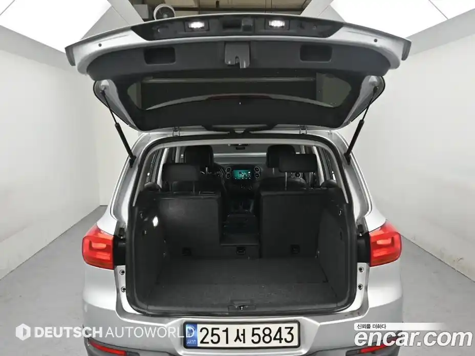 Volkswagen Tiguan 2015 2.0 гидро в Москве № 976172, фото 19