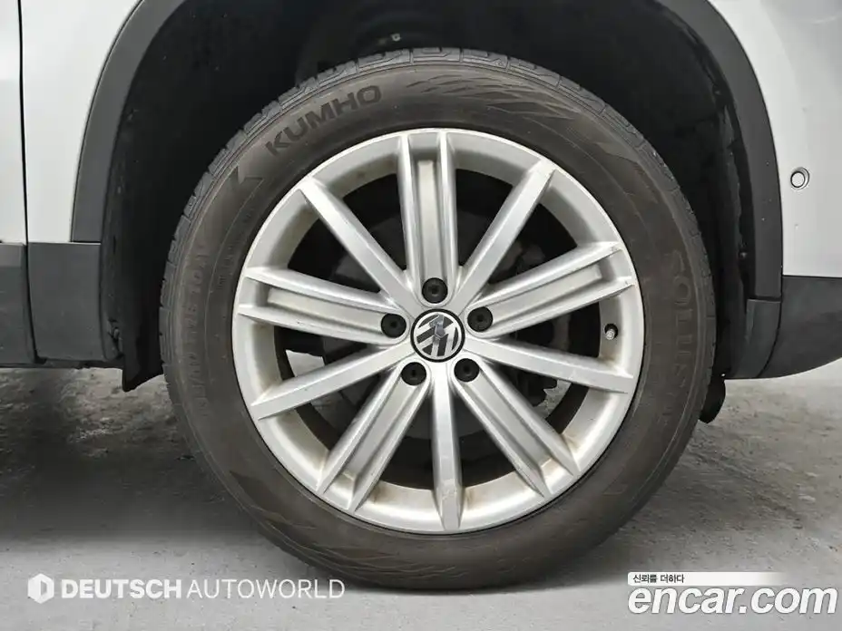 Volkswagen Tiguan 2015 2.0 гидро в Москве № 976172, фото 5