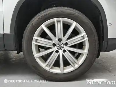 Volkswagen Tiguan 2015 2.0 гидро в Москве № 976172, миниатюра 5