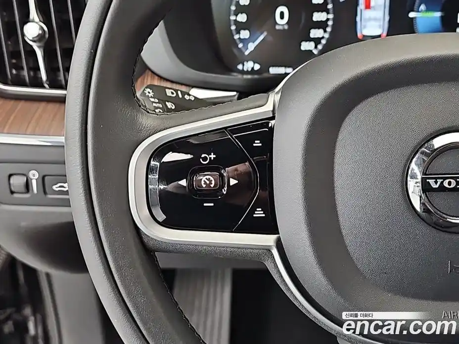 Volvo XC60 2021 2.0 гидро в Москве № 1000539, фото 13