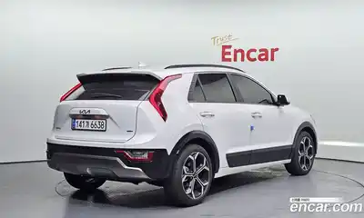 Kia Niro 2023 1.6 Автомат в Москве № 1009109, миниатюра 2