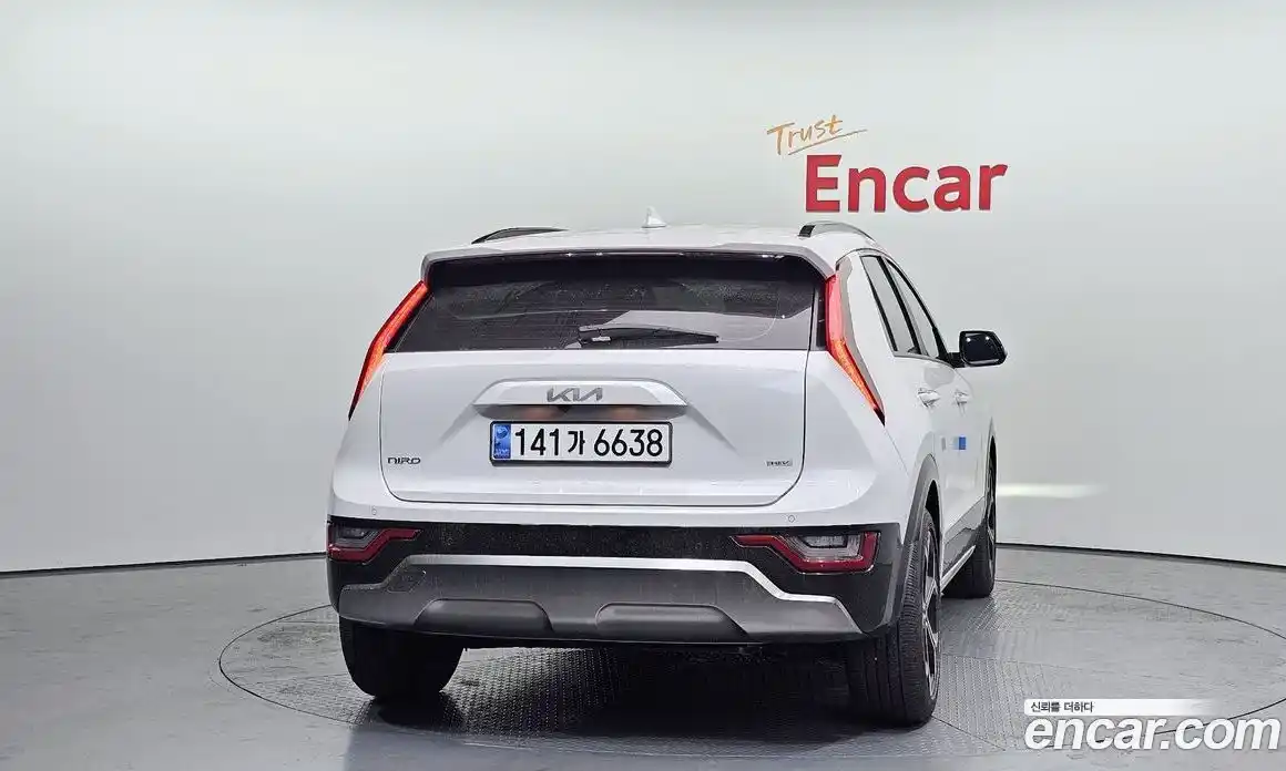 Kia Niro 2023 1.6 Автомат в Москве № 1009109, фото 4