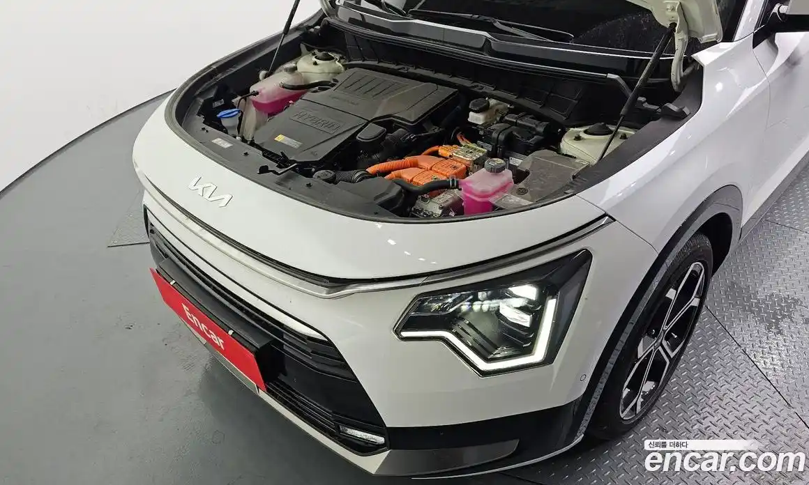 Kia Niro 2023 1.6 Автомат в Москве № 1009109, фото 6