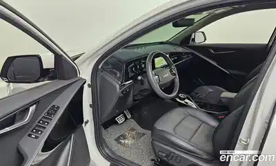 Kia Niro 2023 1.6 Автомат в Москве № 1009109, миниатюра 10