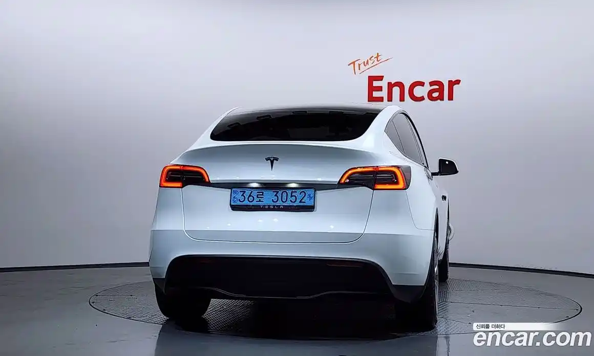 Tesla Model Y 2023 0.2 гидро в Москве № 1014227, фото 4