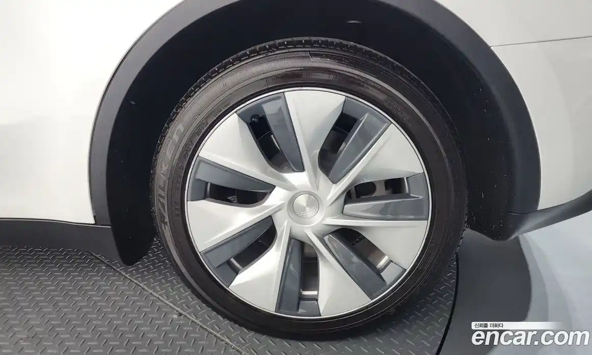 Tesla Model Y 2023 0.2 гидро в Москве № 1014227, фото 5