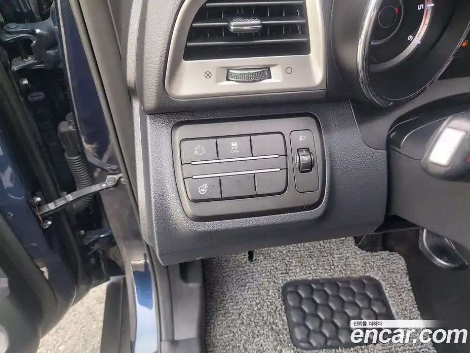 SsangYong TIBOLI 2015 1.6 Автомат в Москве № 1067849, фото 11